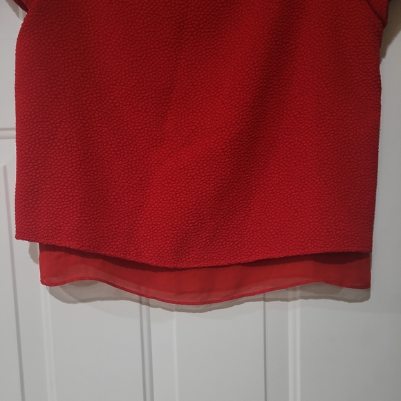 Red textured blouse - Picture 2 of 4